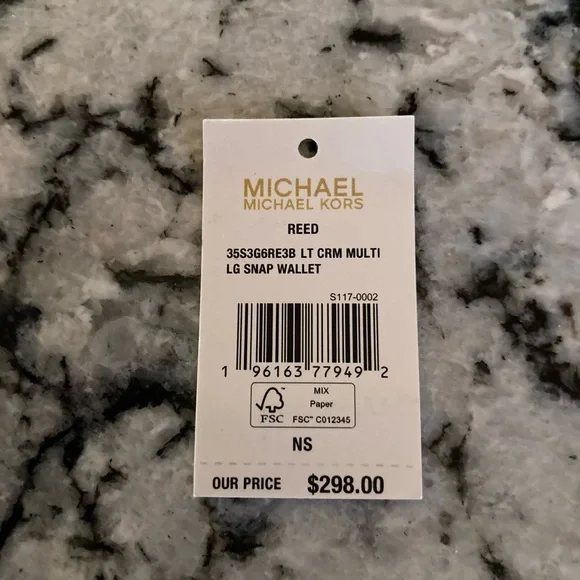 Michael Kors Reed Large Snap Bifold Wallet - Picture 3 of 12